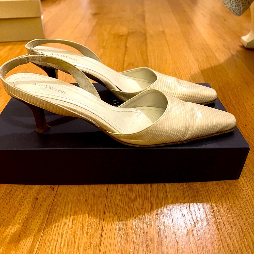 Retro Ann Taylor leather kitten heels